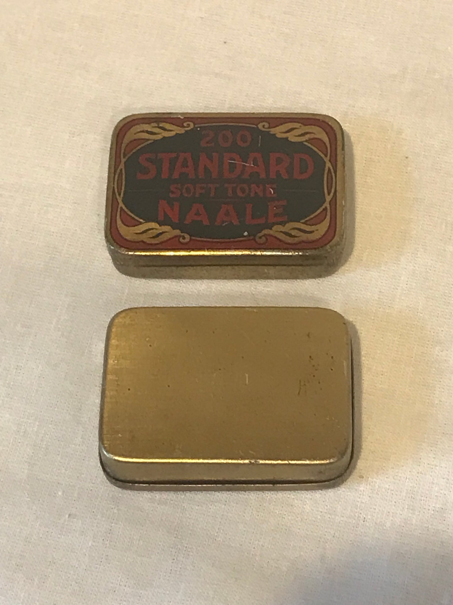 NAALE 200 Standard Soft Tone Needle Tin